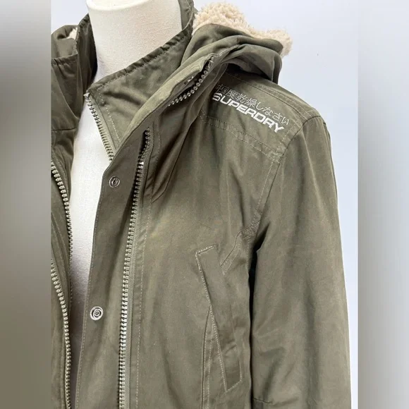 SUPERDRY Olive green hooded sherpa lined parka Jacket size M - Picture 3 of 13